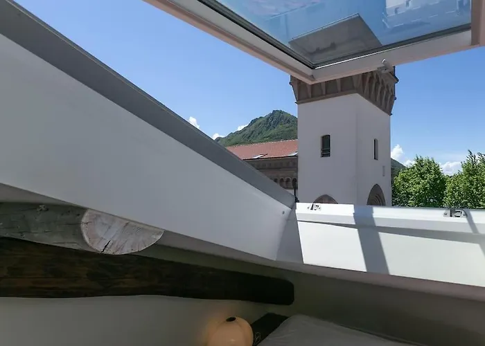 Lakefront In Center - Cozy With Amazing Views *