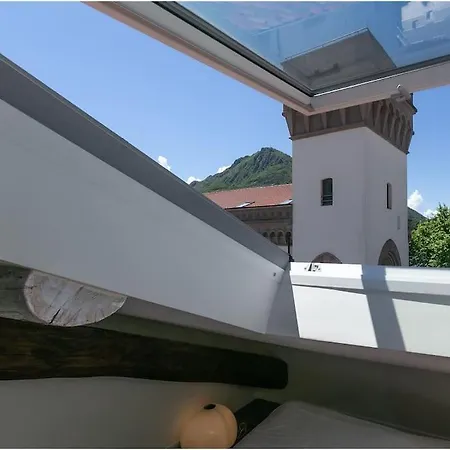 Lakefront In Center - Cozy With Amazing Views *